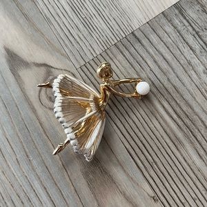 Vintage Brooch “Brooks” brand